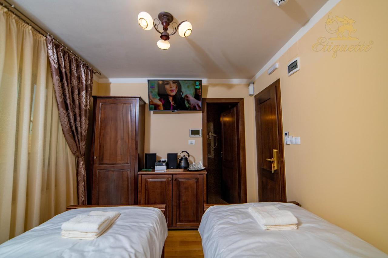 Villa Etiquette Дева Экстерьер фото